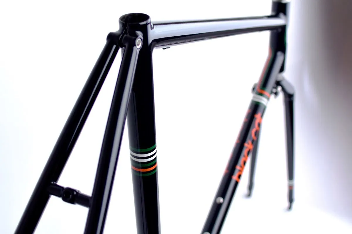 BLACKCAT BICYCLES Smooth Road Frame Set / Black Stripes 54
